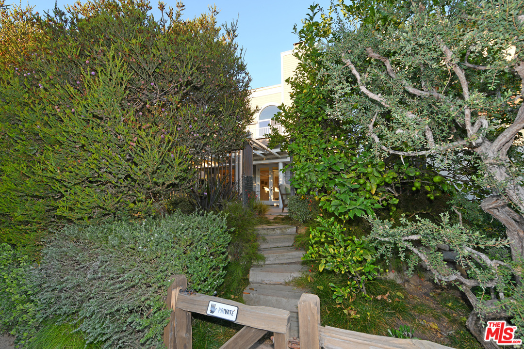 4907 Roma Court Marina del Rey, CA 90292 - Photo 17 of 18 Gallery Image 17