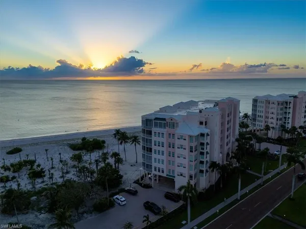 $1,875,000 | 263 Barefoot Beach Boulevard, Unit 605, Bonita Springs, FL 34134