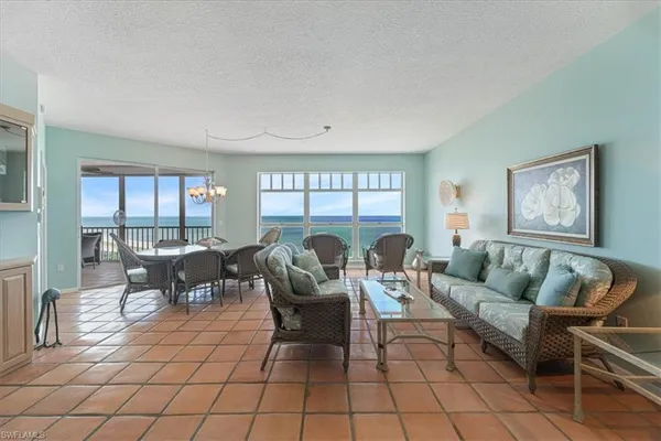 $1,875,000 | 263 Barefoot Beach Boulevard, Unit 605, Bonita Springs, FL 34134