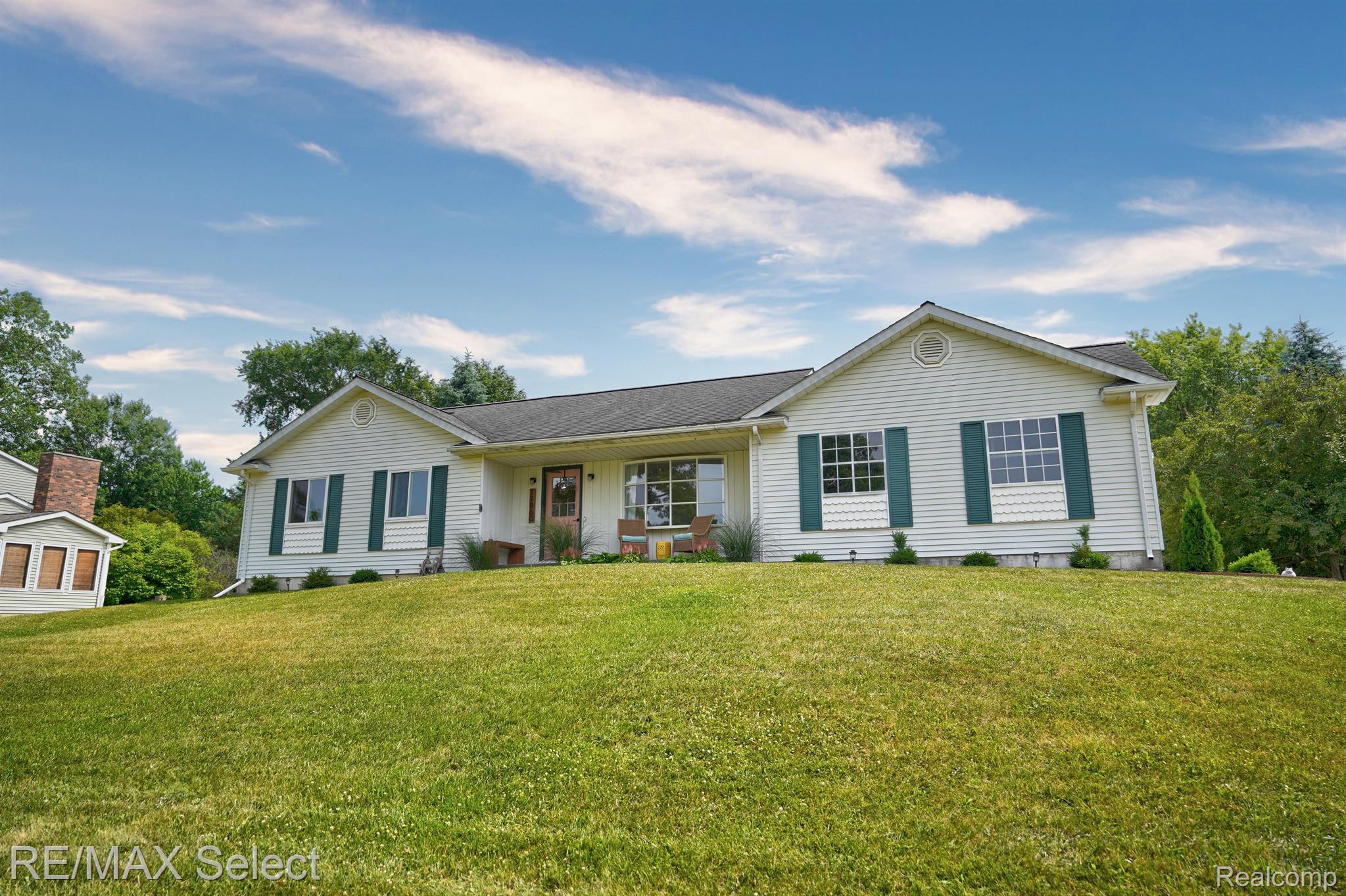11860 Dunham Road Hartland, MI 48353 - Photo 2 of 39 Gallery Image 2