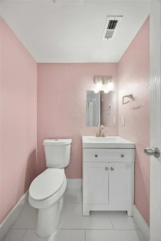 a view of entryway and hall