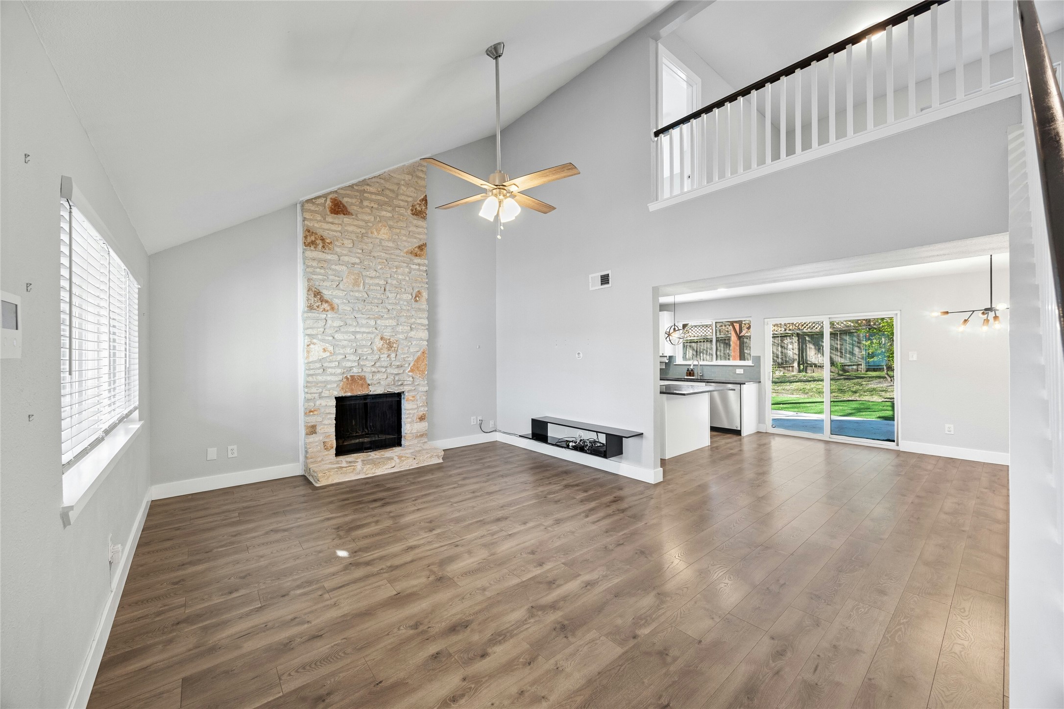 3106 Leaf Circle Austin, TX 78759 - Photo 7 of 39