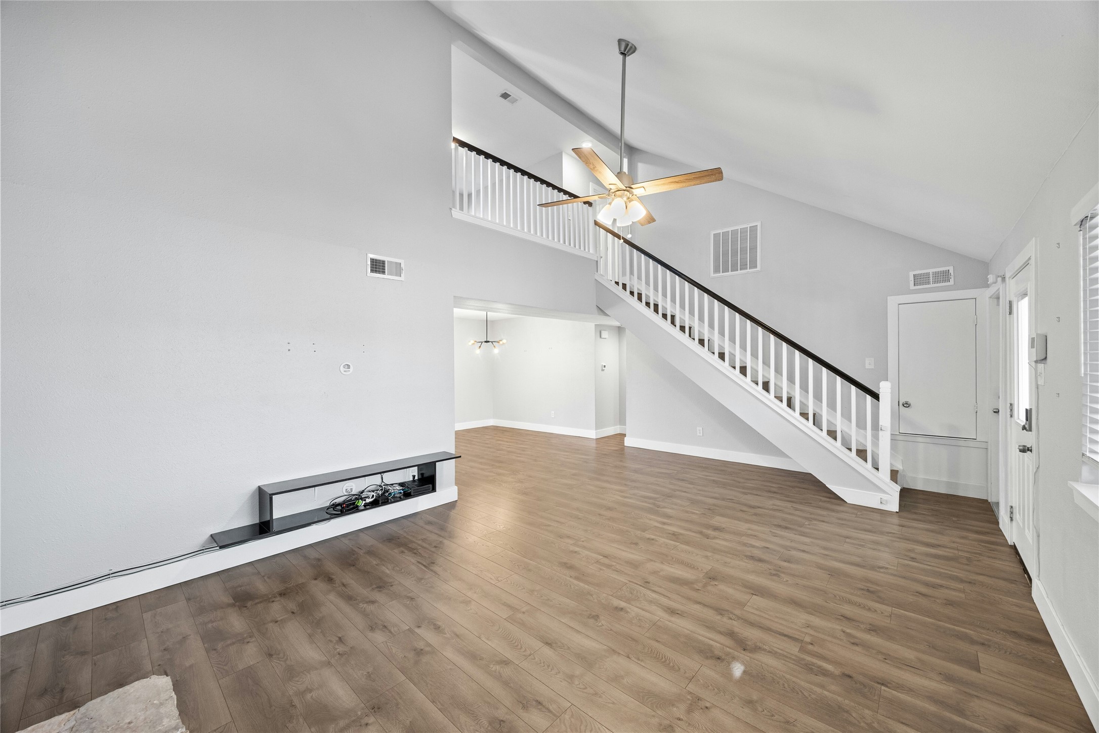 3106 Leaf Circle Austin, TX 78759 - Photo 9 of 39