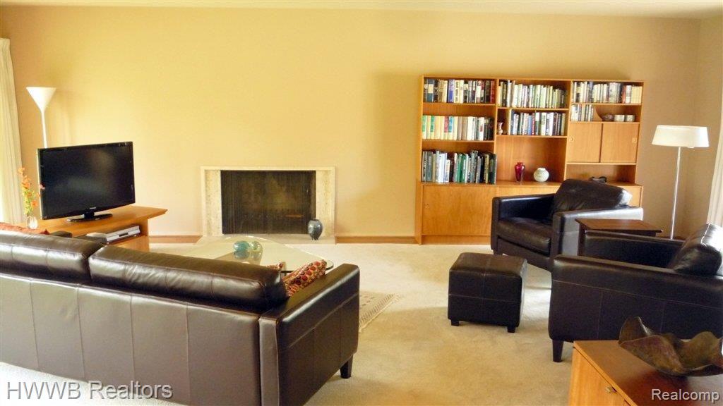 2897 West Wattles Road Troy, MI 48098 - Photo 5 of 22 Great Room w Fireplace