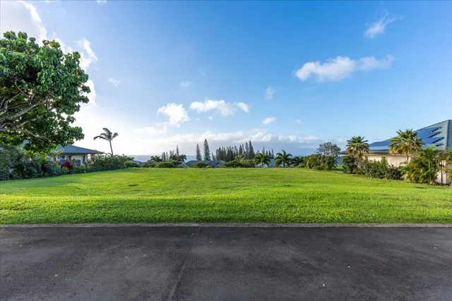 $1,895,000 | 230 Crestview Road, Unit 15, Lahaina, HI 96761