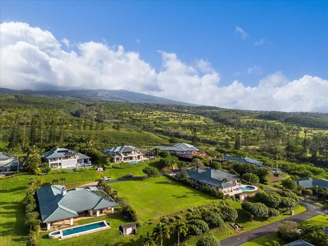 $1,895,000 | 230 Crestview Road, Unit 15, Lahaina, HI 96761