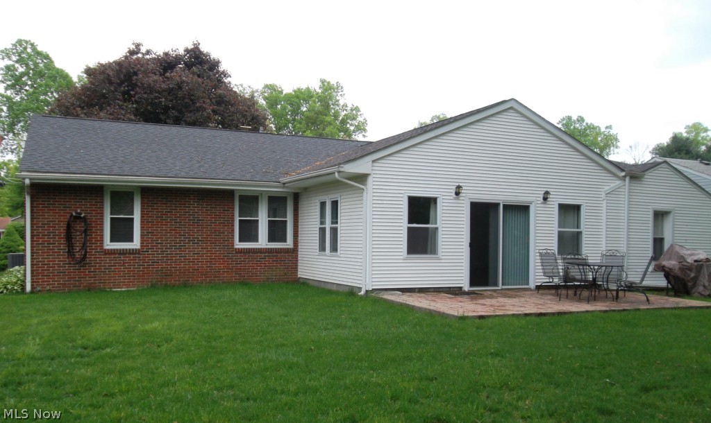 3942 Dover Road Youngstown, OH 44511 - Photo 14 of 14 Relax on the patio in private back yard.