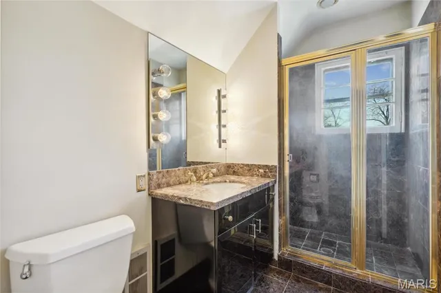 $1,390,000 | 910 Kent Road, Ladue, MO 63124