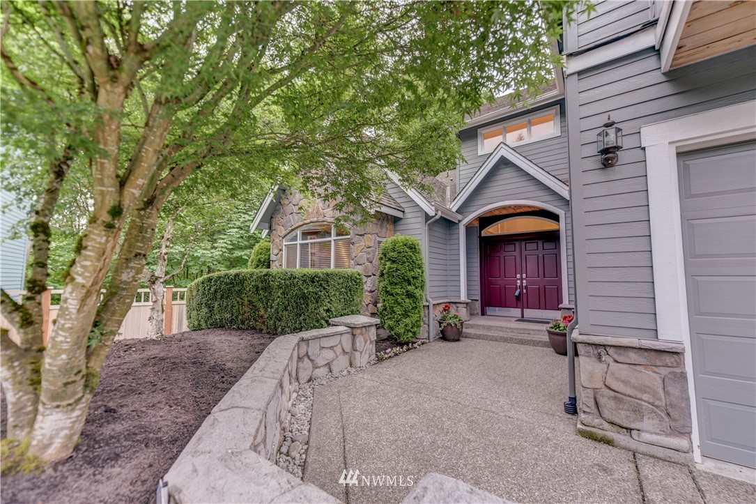 3402 Northeast 23rd Place Renton, WA 98056 - Photo 2 of 24 Gallery Image 2