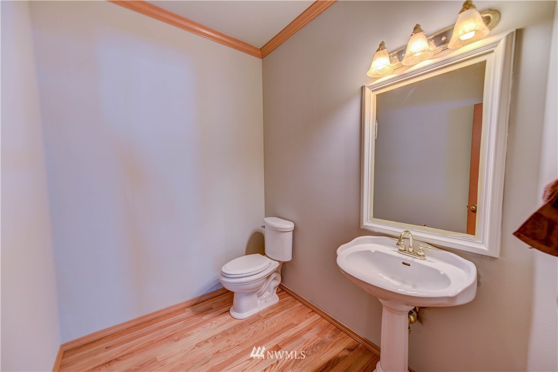 3402 Northeast 23rd Place Renton, WA 98056 - Photo 13 of 24 Gallery Image 13