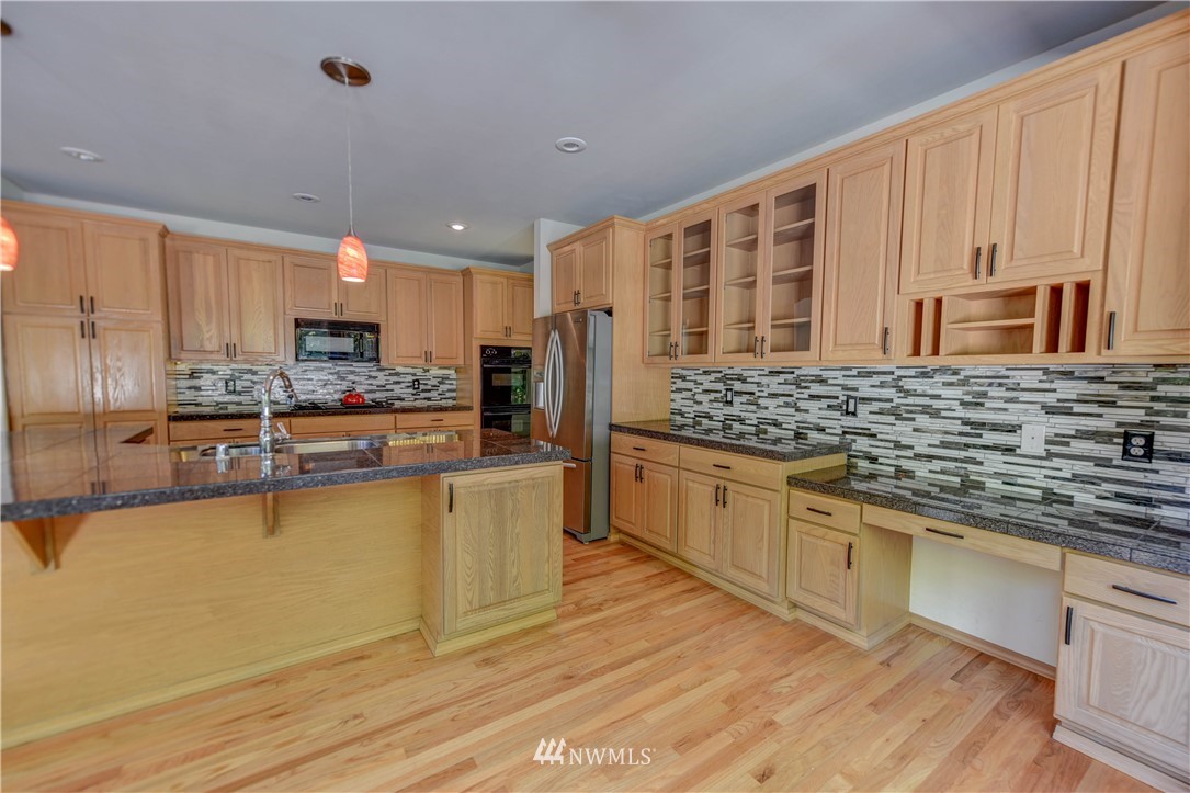 3402 Northeast 23rd Place Renton, WA 98056 - Photo 9 of 24 Gallery Image 9