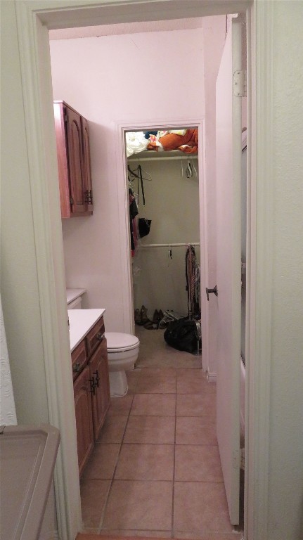 1910 Robbins Place, Unit 202 Austin, TX 78705 - Photo 15 of 15 a view of walk in closet