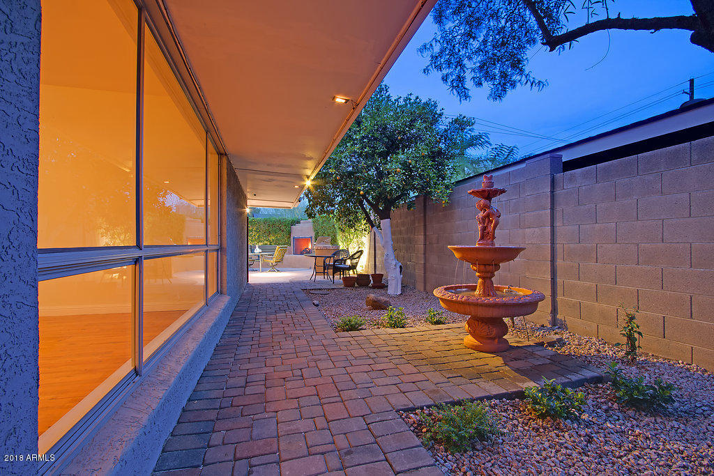 1510 West Ruth Avenue Phoenix, AZ 85021 - Photo 21 of 31 Peaceful Side Yard