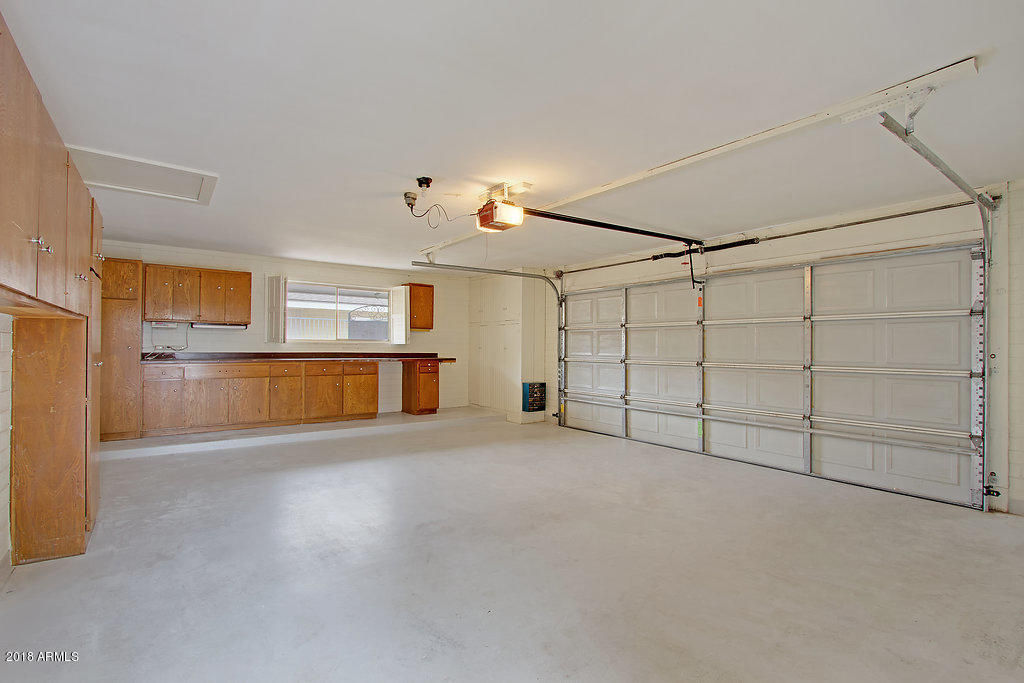 1510 West Ruth Avenue Phoenix, AZ 85021 - Photo 26 of 31 Built In Storage In Garage