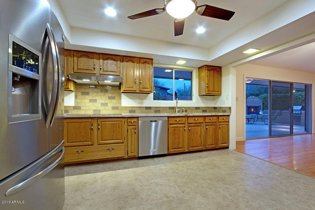1510 West Ruth Avenue Phoenix, AZ 85021 - Photo 8 of 31 Kitchen Open to Family Room