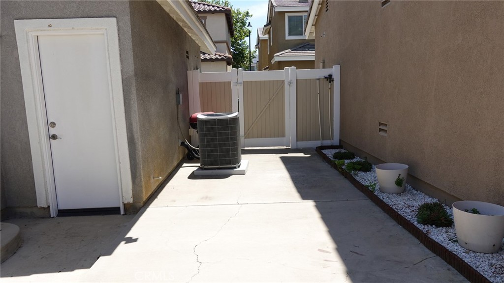 33953 Lily Road Yucaipa, CA 92399 - Photo 25 of 38