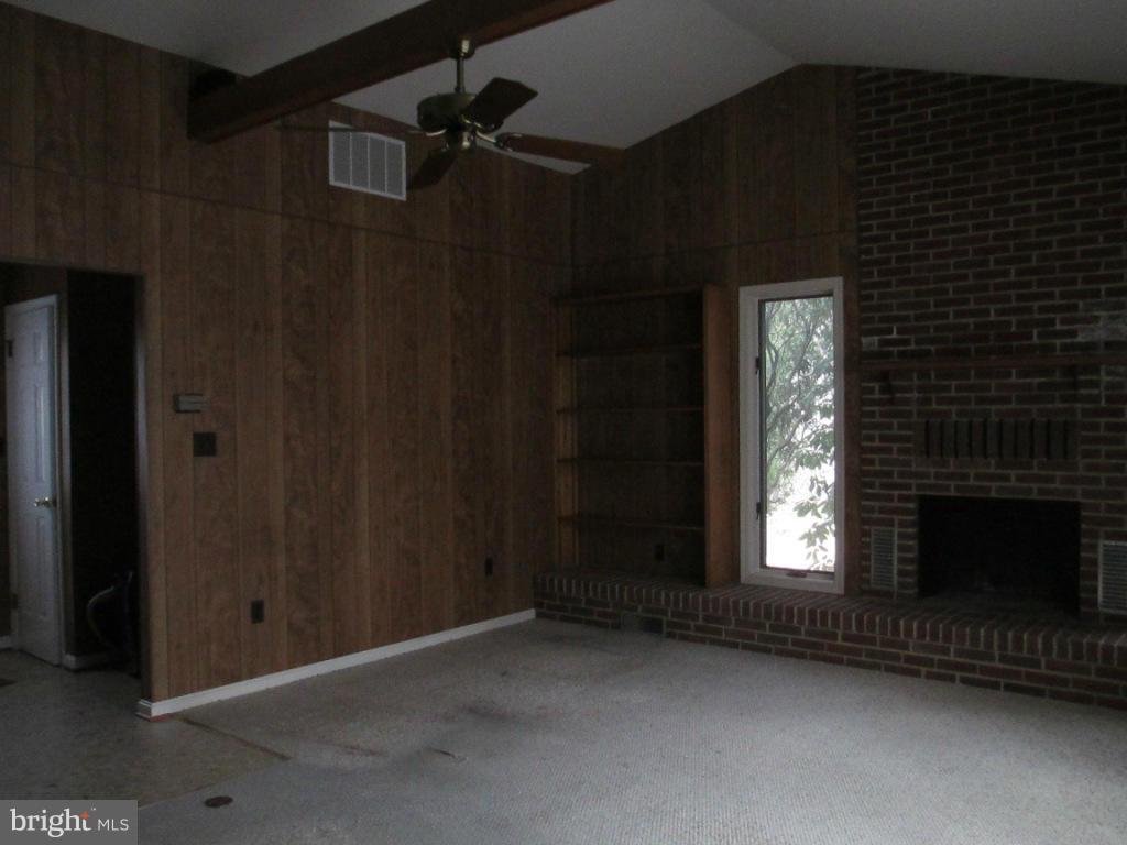 502 Holden Road Towson, MD 21286 - Photo 14 of 29 Family Room