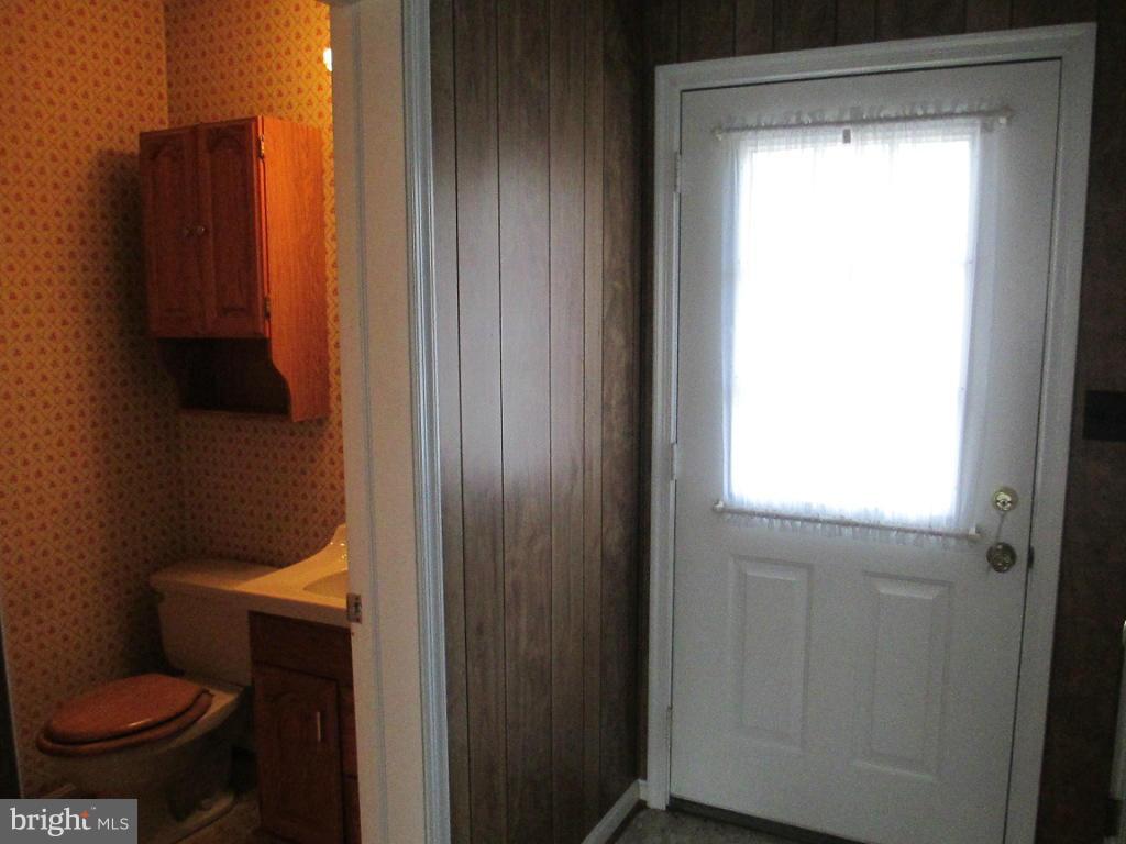 502 Holden Road Towson, MD 21286 - Photo 5 of 29 Bath