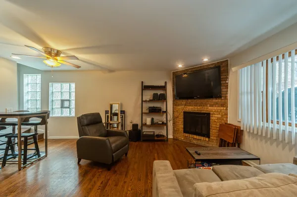 $3,950 | 542 West Arlington Place, Unit F, Chicago, IL 60614