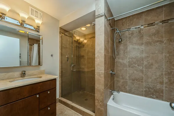 $3,950 | 542 West Arlington Place, Unit F, Chicago, IL 60614
