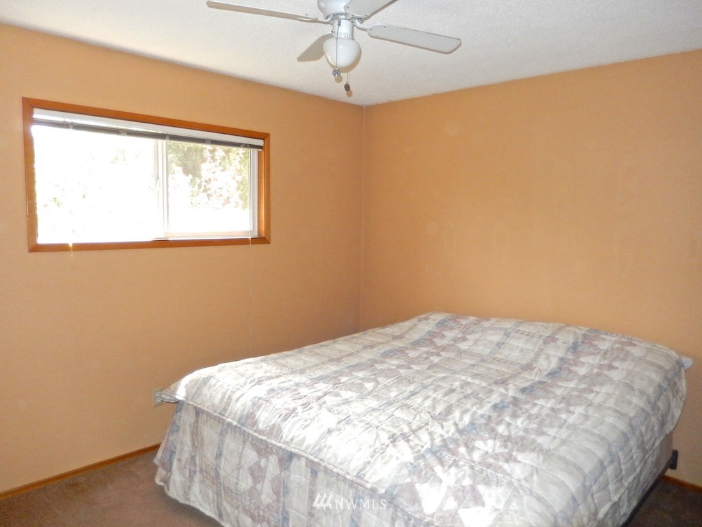 2905 Rozewood Drive Northeast Bremerton, WA 98310 - Photo 11 of 23 Gallery Image 11