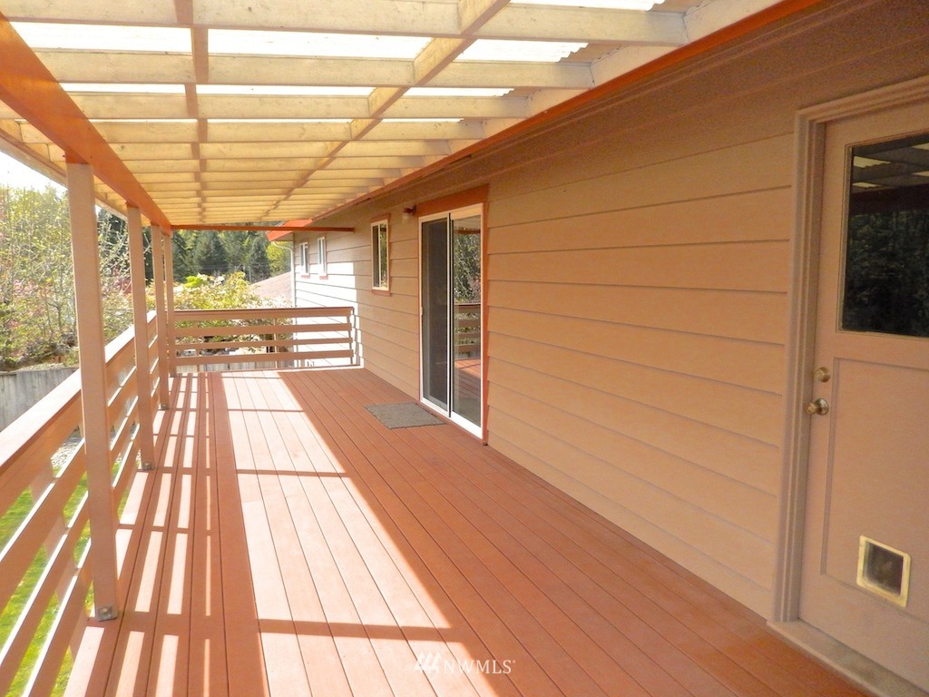 2905 Rozewood Drive Northeast Bremerton, WA 98310 - Photo 3 of 23 Gallery Image 3
