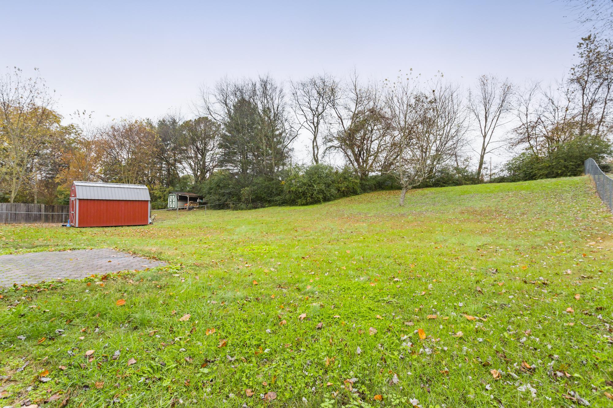 104 Valley Drive Springfield, TN 37172 - Photo 10 of 13 Large, fenced back yard is perfect for the fur babies.