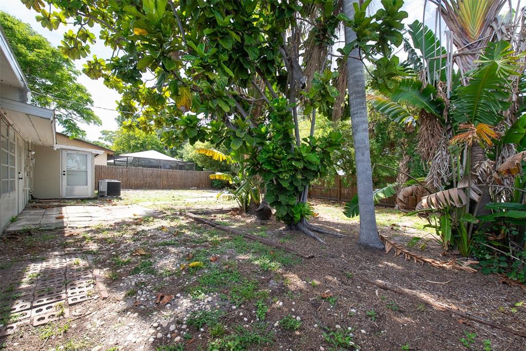 110 14th Avenue Southwest Largo, FL 33770 - Photo 31 of 38