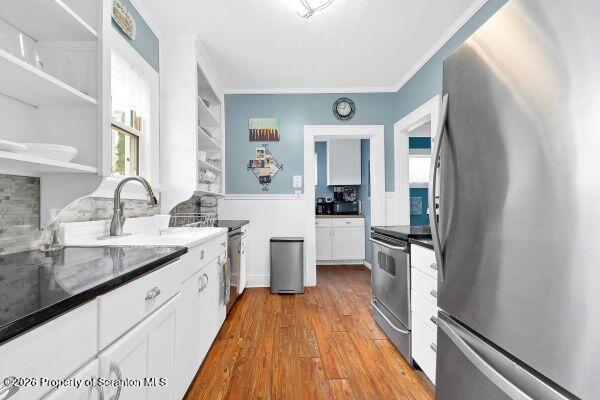 338 Point Road Factoryville, PA 18419 - Photo 34 of 55 a kitchen with a sink stove and refrigerator