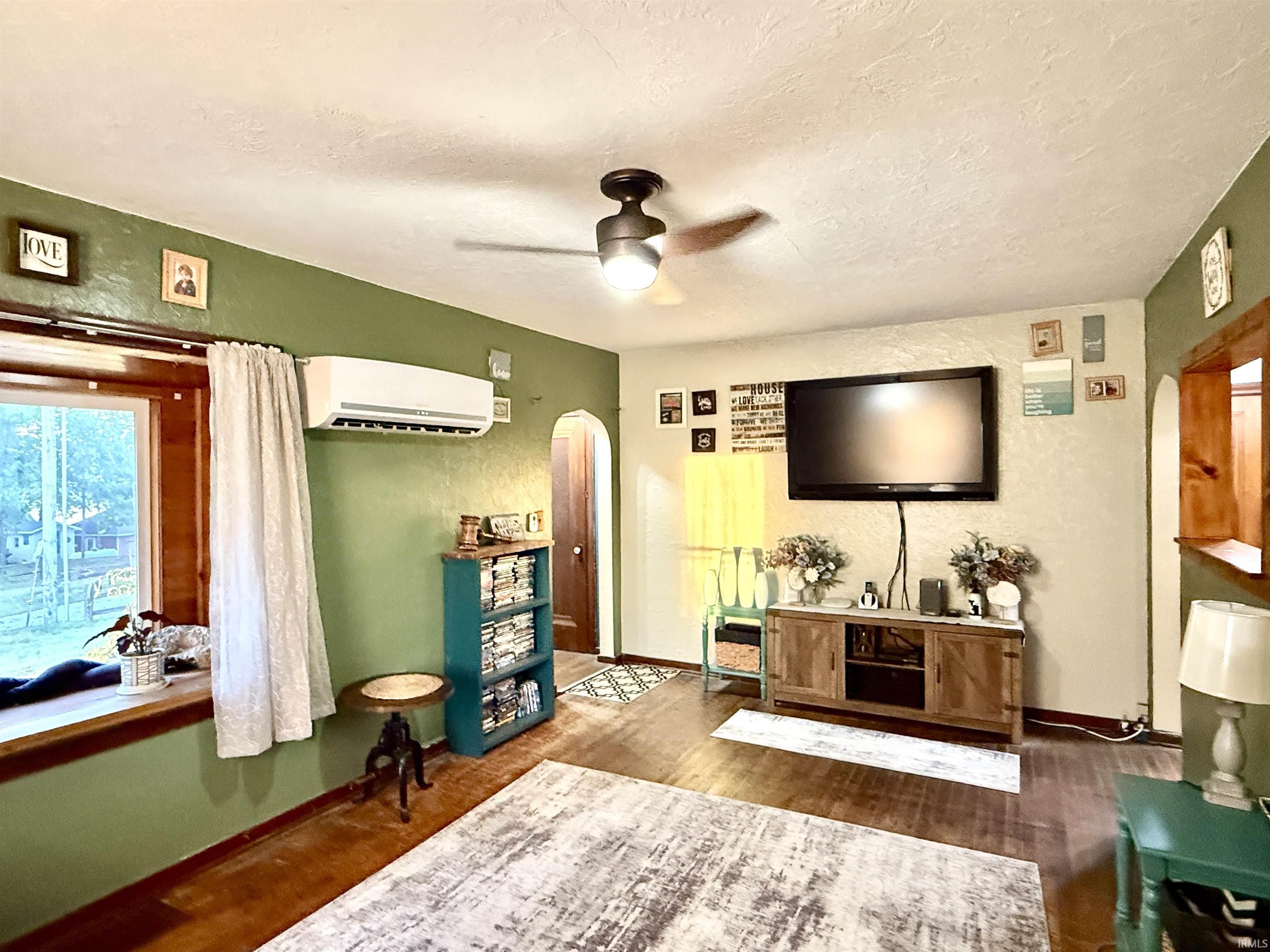 8 Ems R2B Lane Pierceton, IN 46562 - Photo 13 of 36