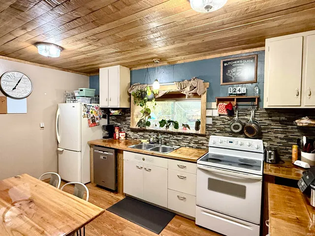 $489,900 | 8 Ems R2B Lane, Pierceton, IN 46562