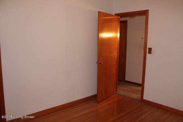 8909 Blue Lick Road Louisville, KY 40219 - Photo 25 of 46 Bedroom 3