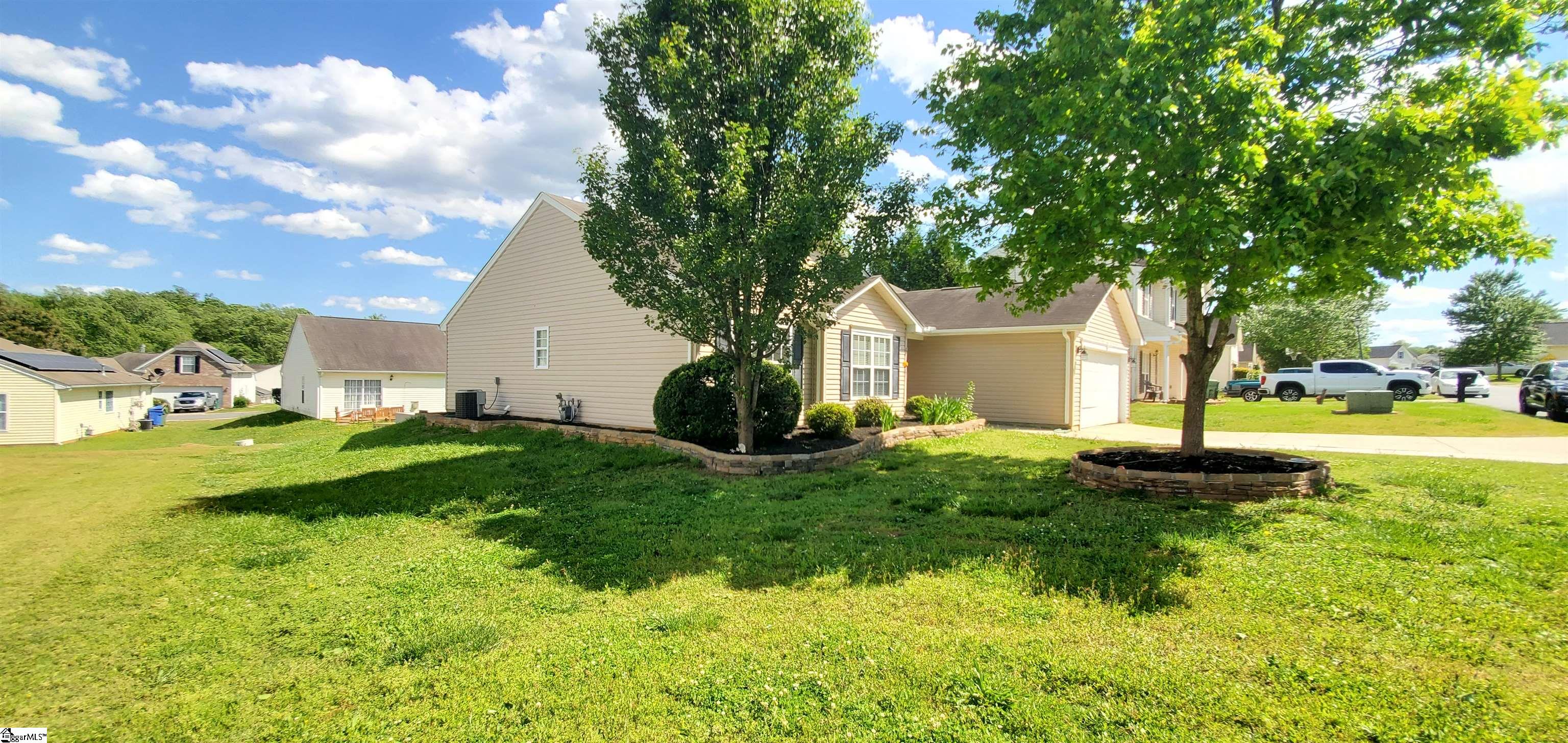 216 Montauk Drive Greenville, SC 29607 - Photo 3 of 24