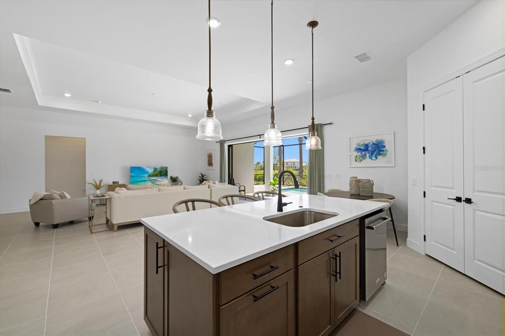 16211 Hidden Oak Loop Lakewood Ranch, FL 34211 - Photo 6 of 42
