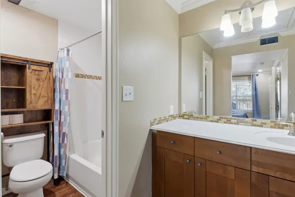 $1,250 | 7685 Northcross Drive, Unit 429, Austin, TX 78757