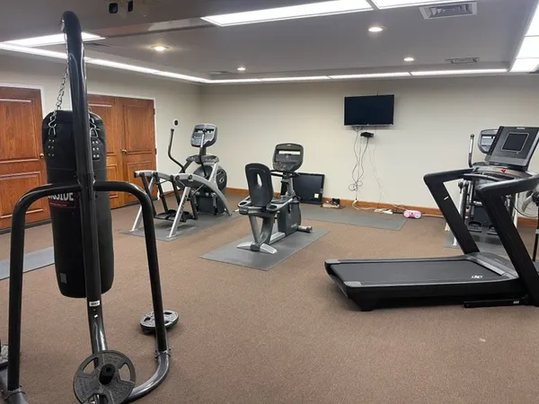 $1,250 | 7685 Northcross Drive, Unit 429, Austin, TX 78757