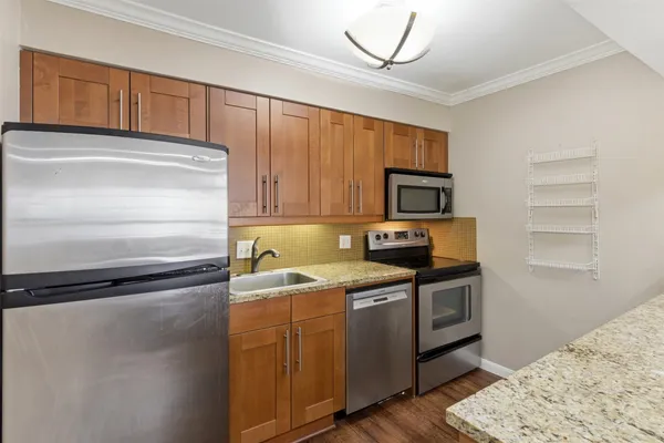 $1,250 | 7685 Northcross Drive, Unit 429, Austin, TX 78757