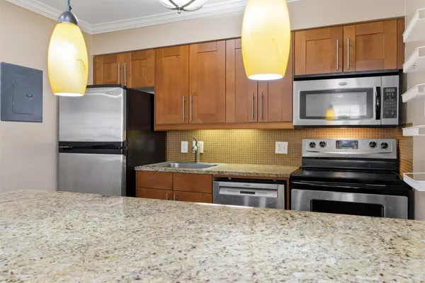 $1,250 | 7685 Northcross Drive, Unit 429, Austin, TX 78757