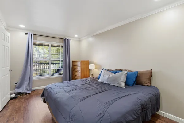 $1,250 | 7685 Northcross Drive, Unit 429, Austin, TX 78757