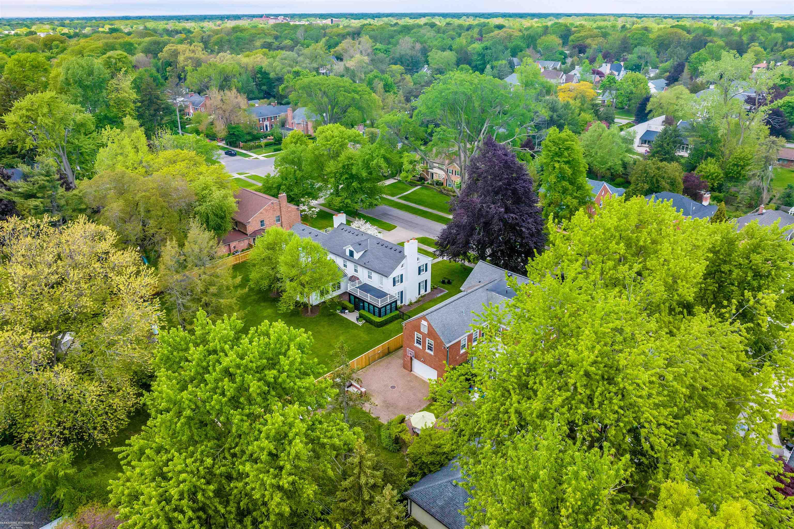 175 Merriweather Road Grosse Pointe, MI 48236 - Photo 55 of 74 50142645-7a076afc-4116-45a2-80d6-cdf283eda471.JPG