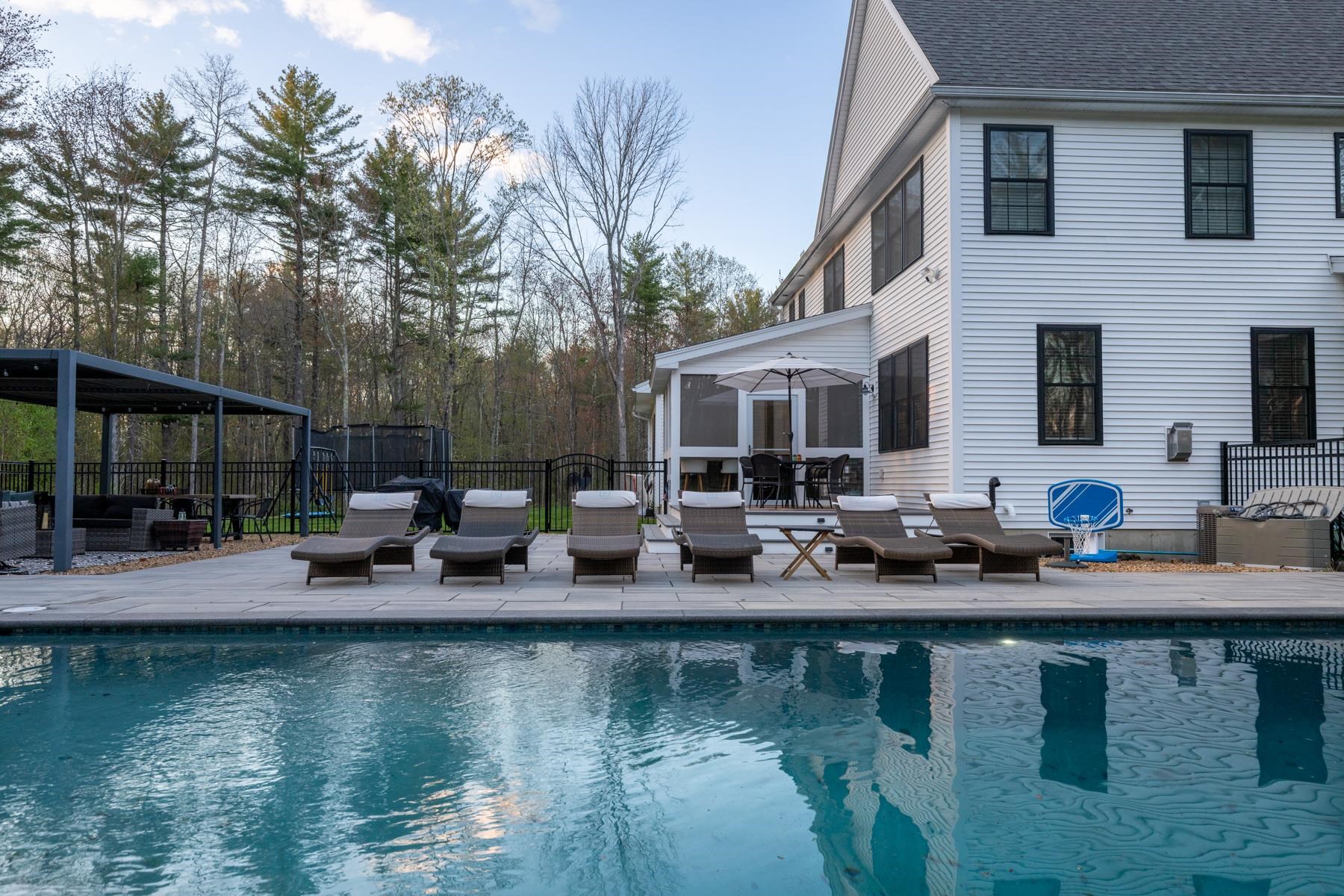14 Wiggin Way Stratham, NH 03885 - Photo 5 of 55