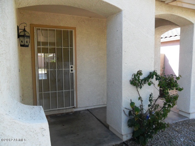 2527 West Romley Road Phoenix, AZ 85041 - Photo 4 of 25 023-317928 - Front Porch