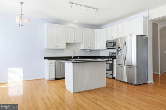 $3,500 | 21369 Sawyer Square, Ashburn, VA 20147