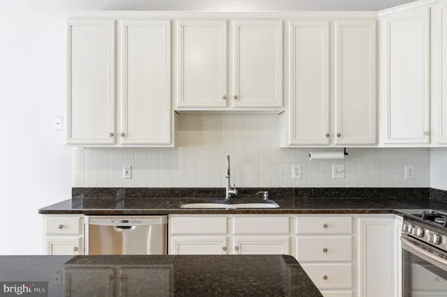 $3,500 | 21369 Sawyer Square, Ashburn, VA 20147