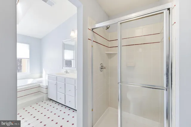 $3,500 | 21369 Sawyer Square, Ashburn, VA 20147