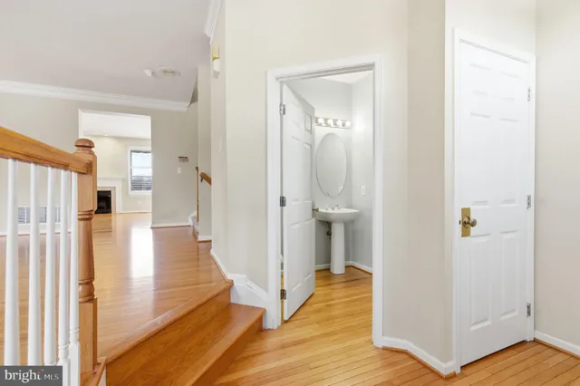 $3,500 | 21369 Sawyer Square, Ashburn, VA 20147