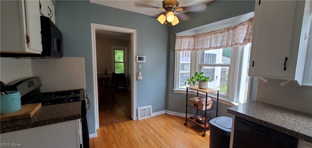 1427 Willshire Road Cleveland, OH 44124 - Photo 12 of 30