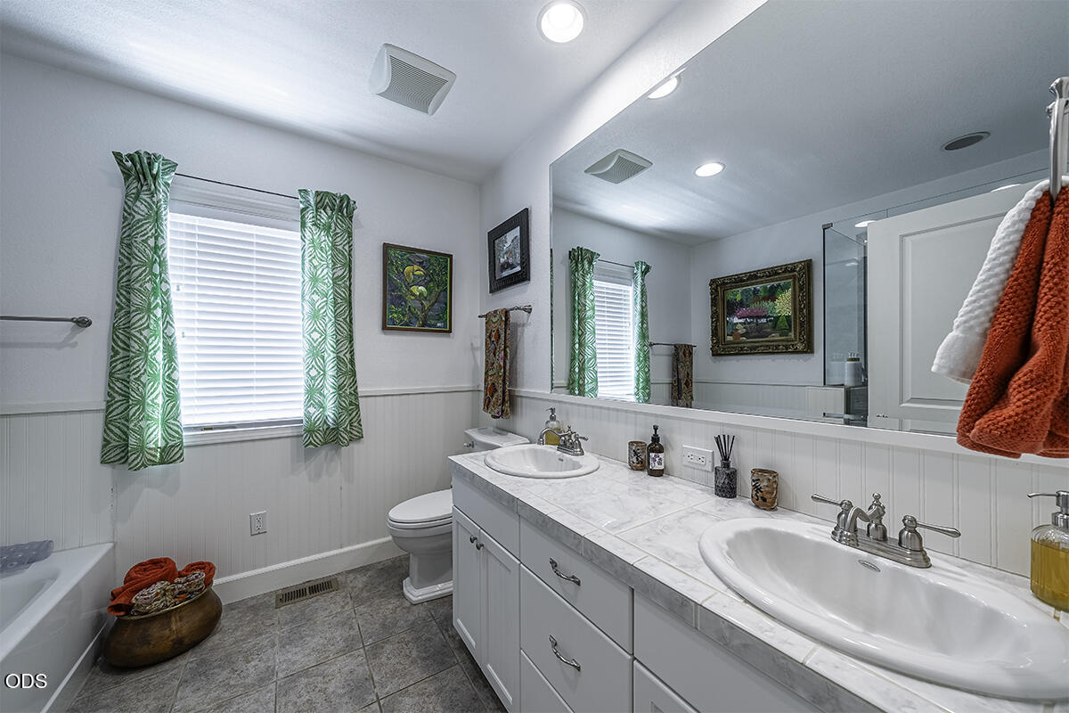 6243 Sanderling Road Klamath Falls, OR 97601 - Photo 16 of 43