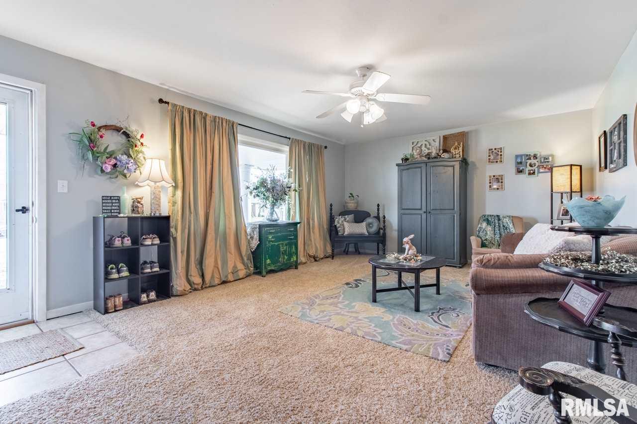1208 Kingsbury Road Washington, IL 61571 - Photo 8 of 36 Gallery Image 8