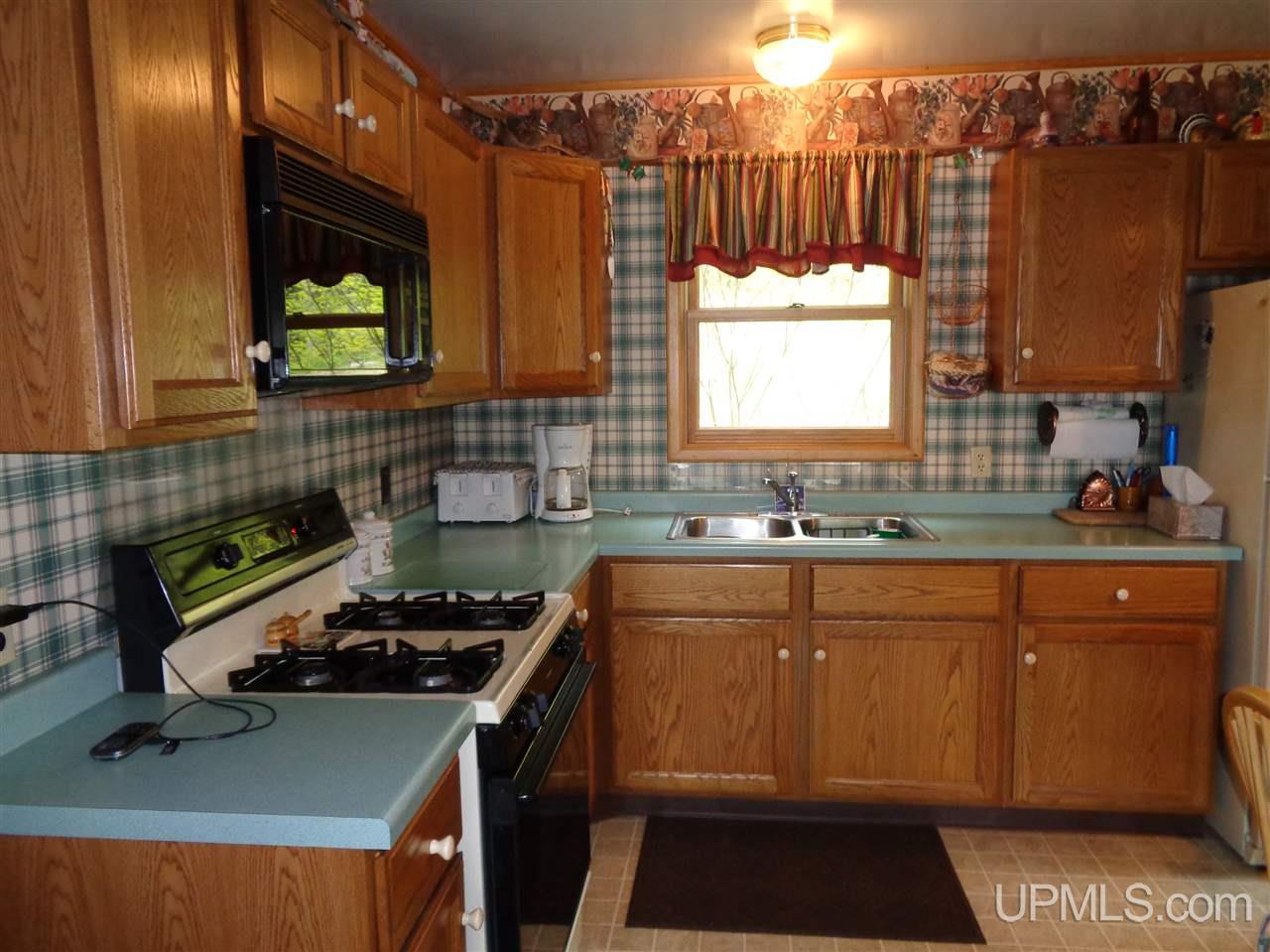 14166 Bayview Road Lanse, MI 49946 - Photo 11 of 23 Gallery Image 11